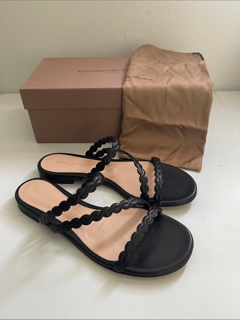 Gianvito Rossi Kay Black Leather Slip On Sandals Flats EU Size 38.5 US 8